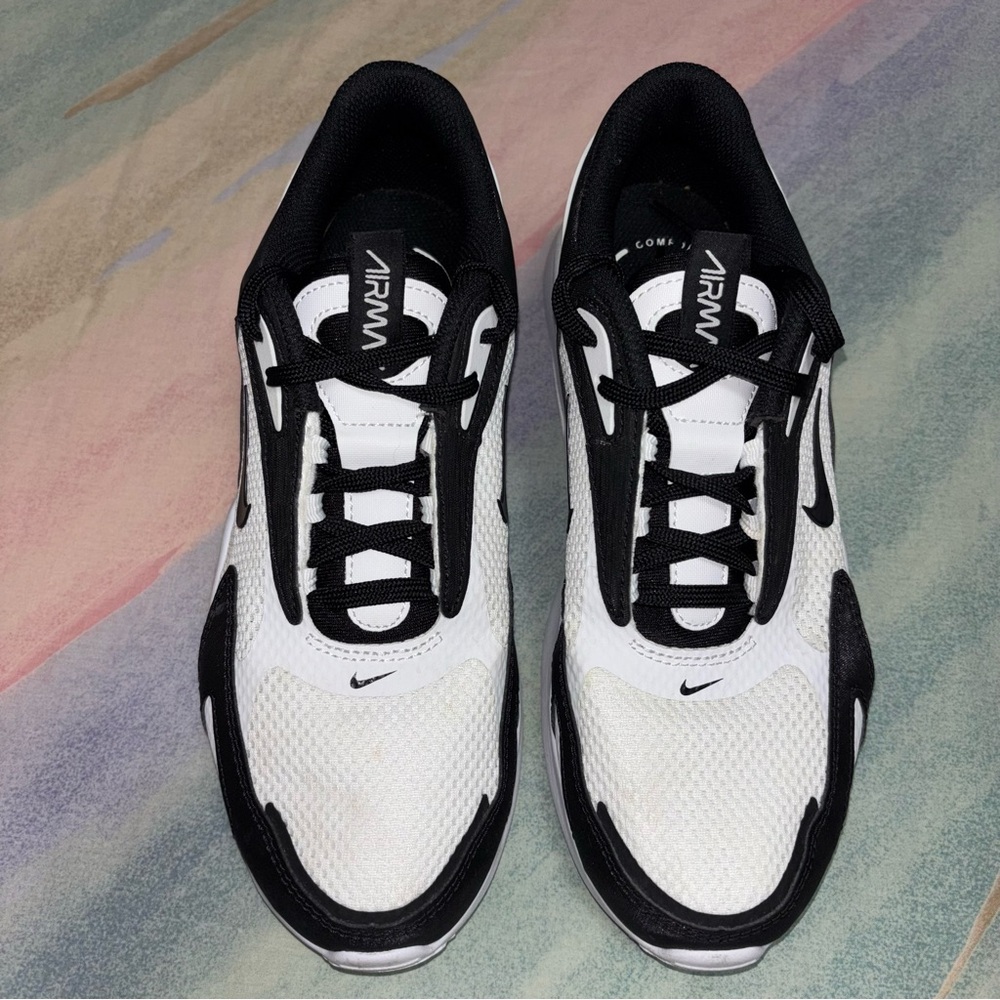 Nike Air Max Bolt Women’s running athletic shoes size 8.5 - Picture 2 of 9